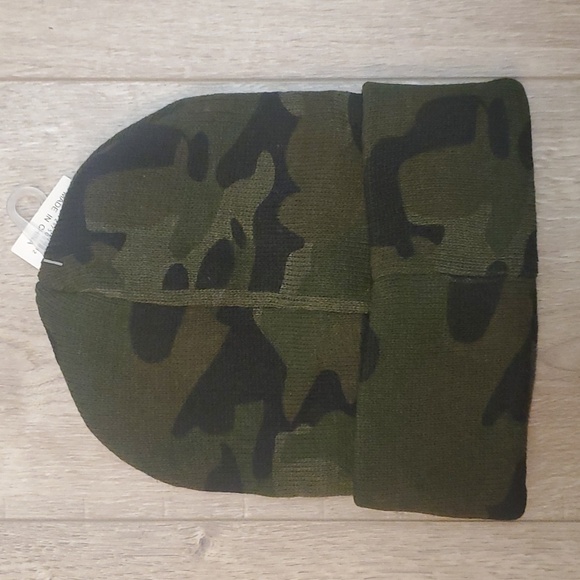 Camo Beanie - Picture 2 of 4